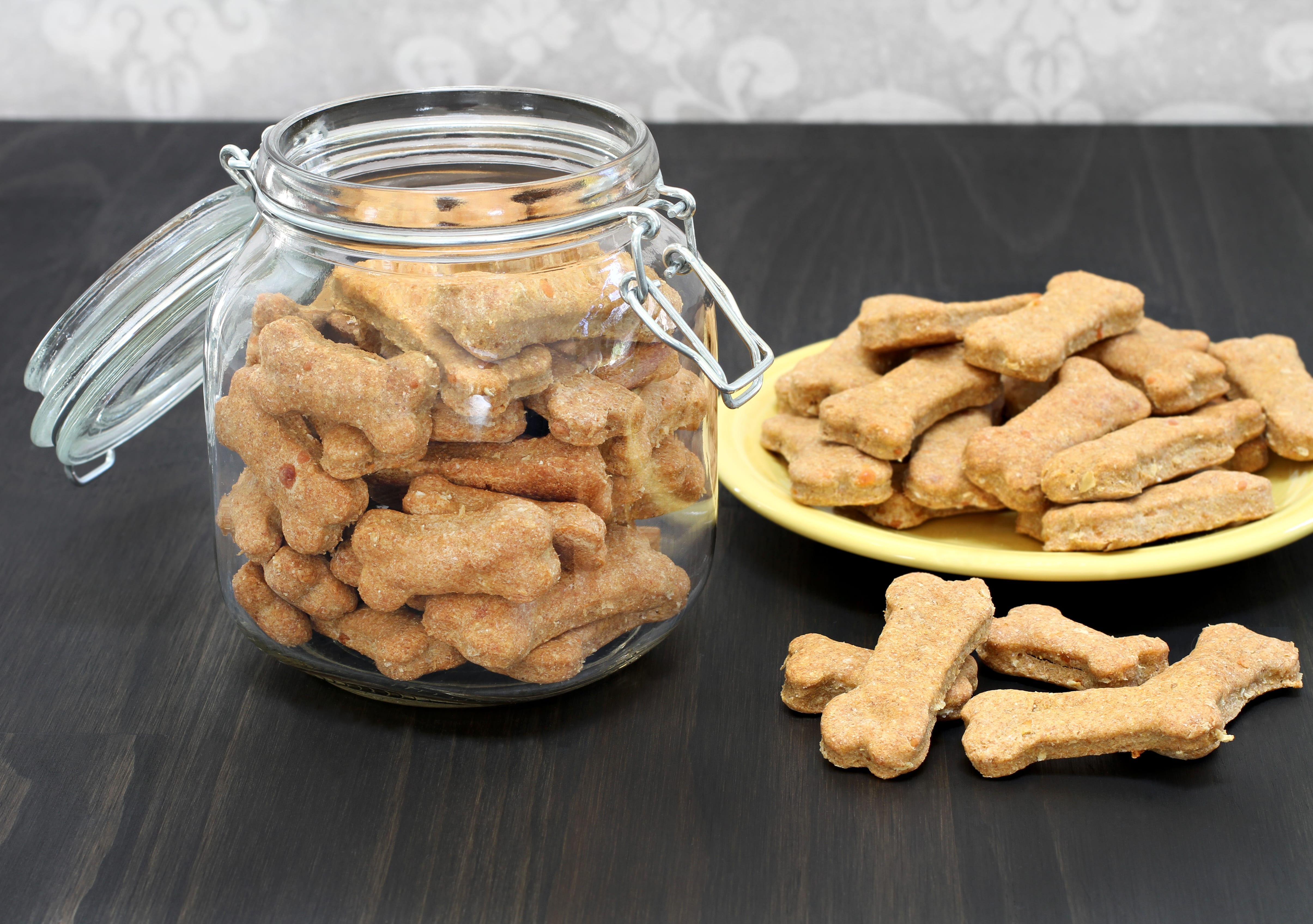 Recipes: DIY Pumpkin Dog Biscuits
